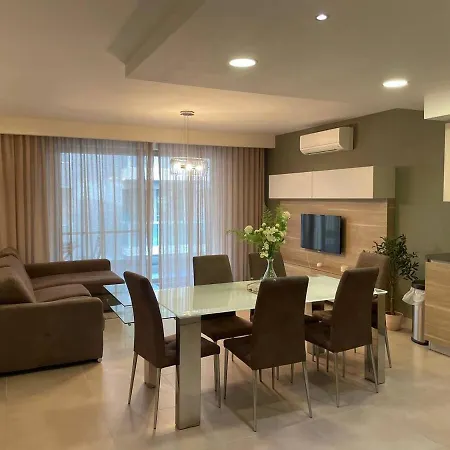 Stylish 3br With Side Sea Views In St Paul Bay Appartement *