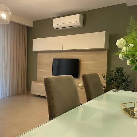 Stylish 3br With Side Sea Views In St Paul Bay * セント・ポールズ・ベイ