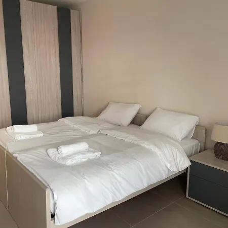 Stylish 3br With Side Sea Views In St Paul Bay Appartement *