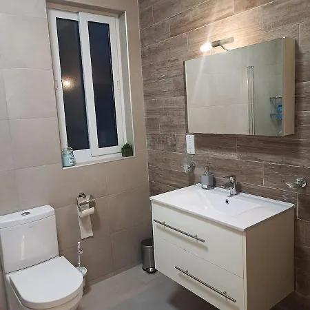 Stylish 3br With Side Sea Views In St Paul Bay Appartement *